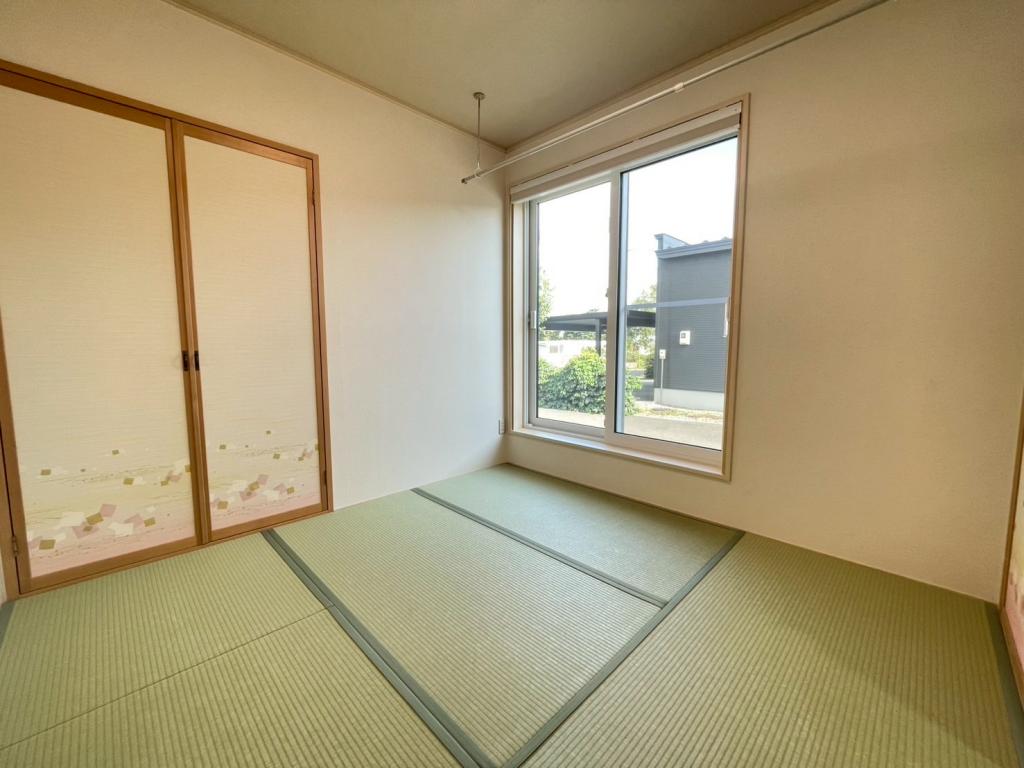 ※商談中※【一条工務店様施工の築浅平家♪】大空町４丁目　中古戸建 内観