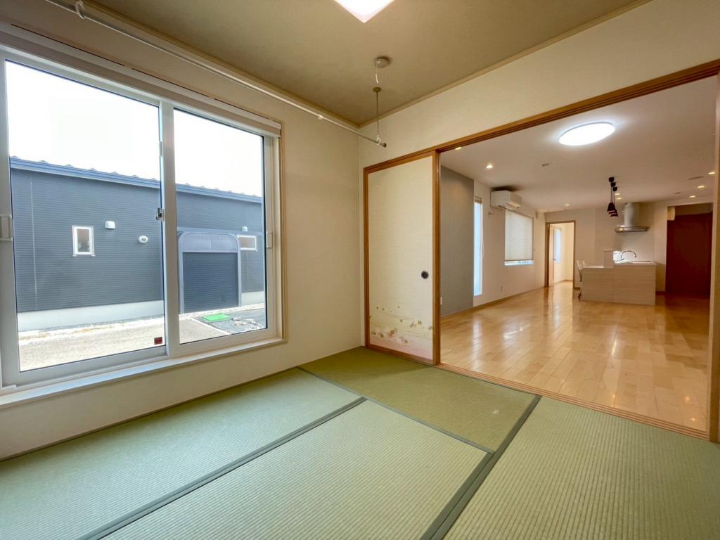 ※商談中※【一条工務店様施工の築浅平家♪】大空町４丁目　中古戸建 内観