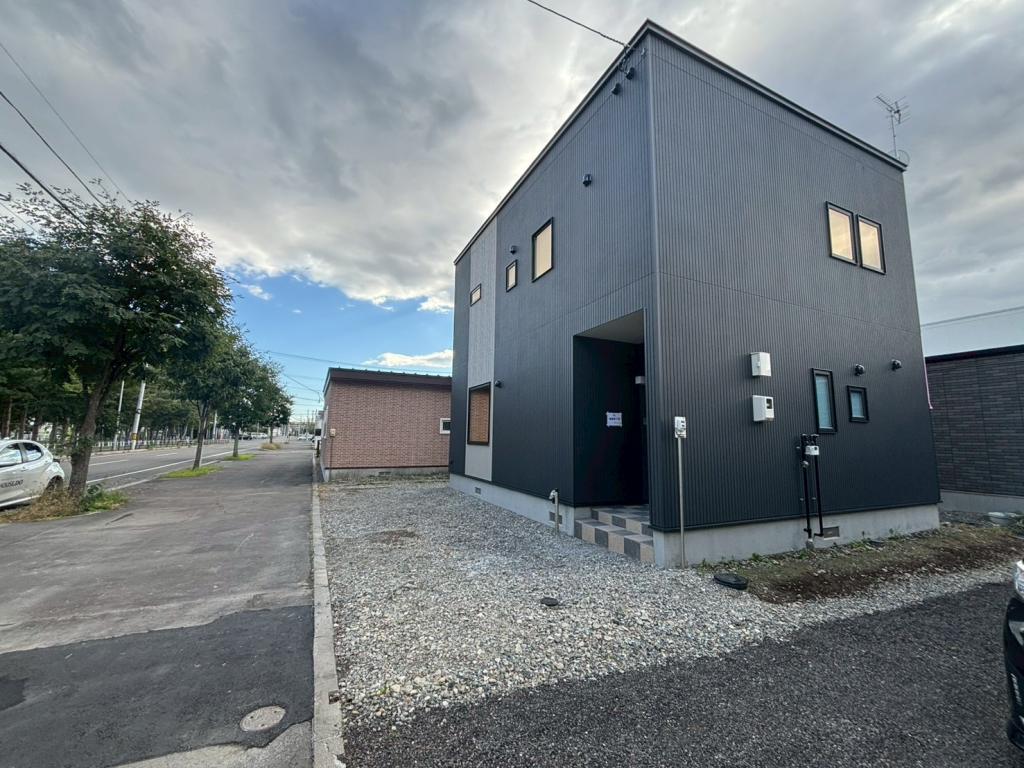 【写真追加】西８条南２丁目　新築戸建 内観