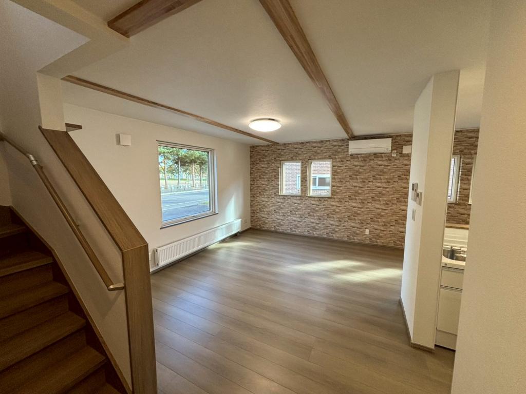 【写真追加】西８条南２丁目　新築戸建 内観