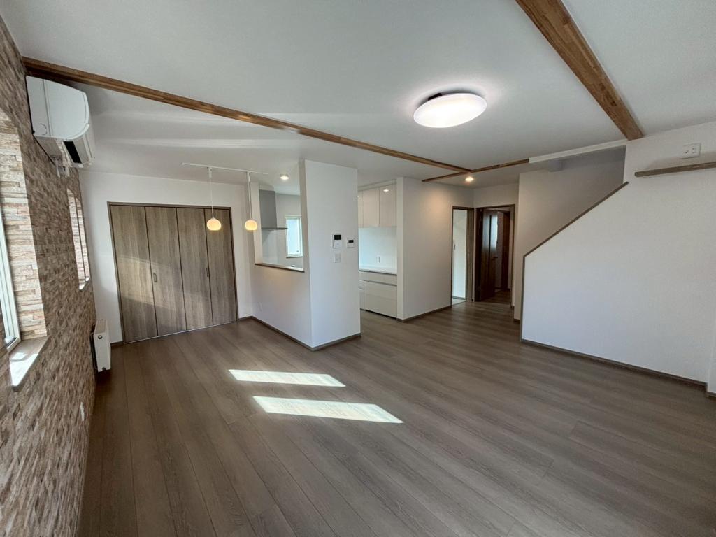 【写真追加】西８条南２丁目　新築戸建 内観