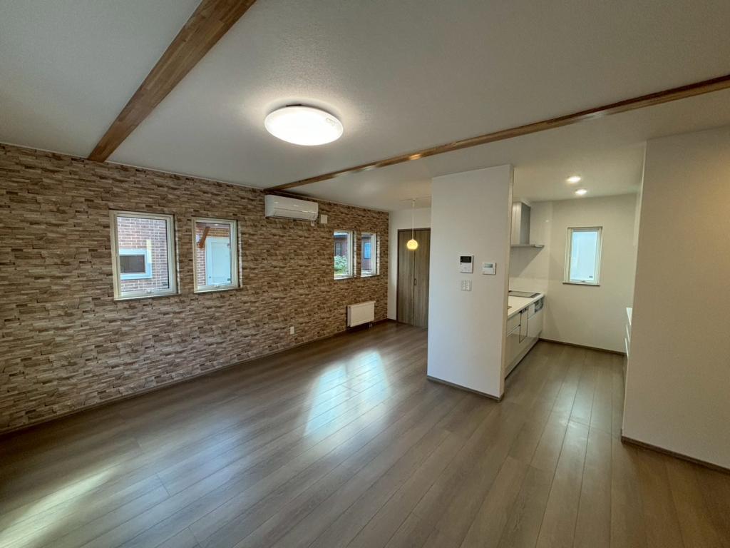 【写真追加】西８条南２丁目　新築戸建 内観