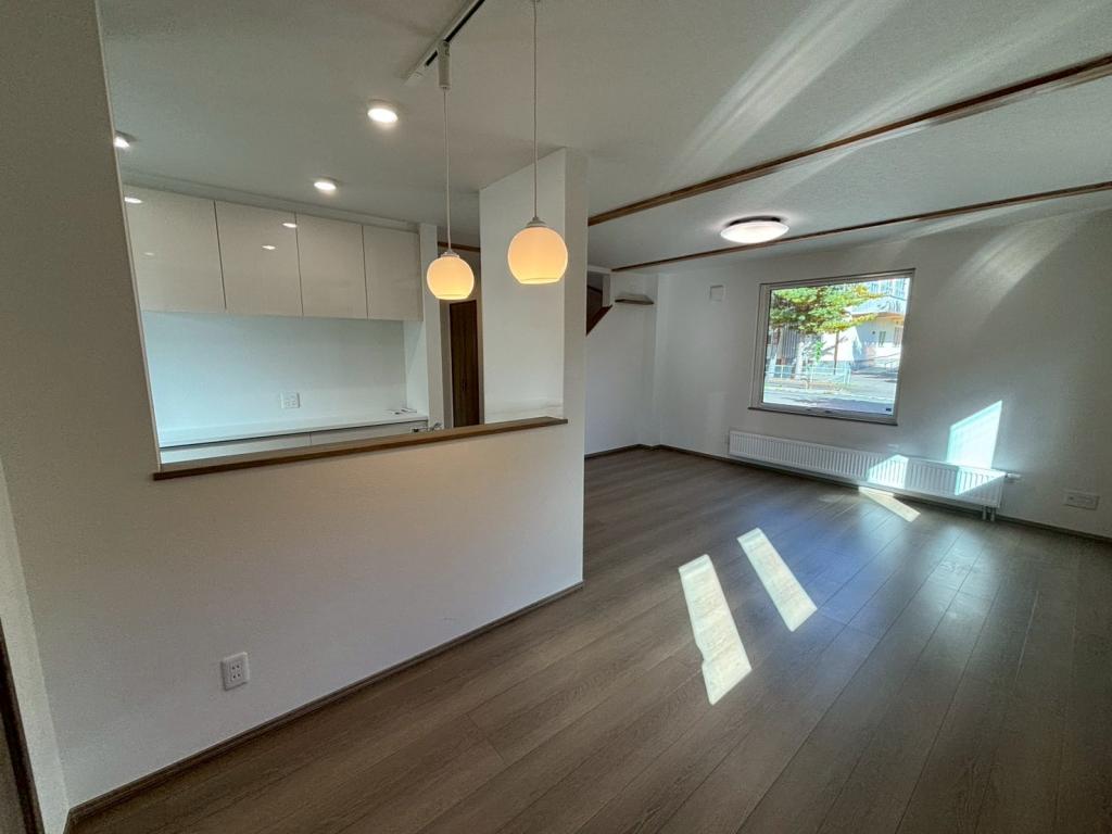 【写真追加】西８条南２丁目　新築戸建 内観