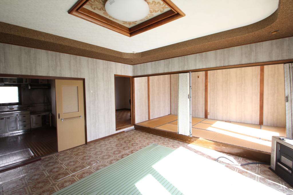 【写真追加】大通南３４丁目　中古戸建 内観