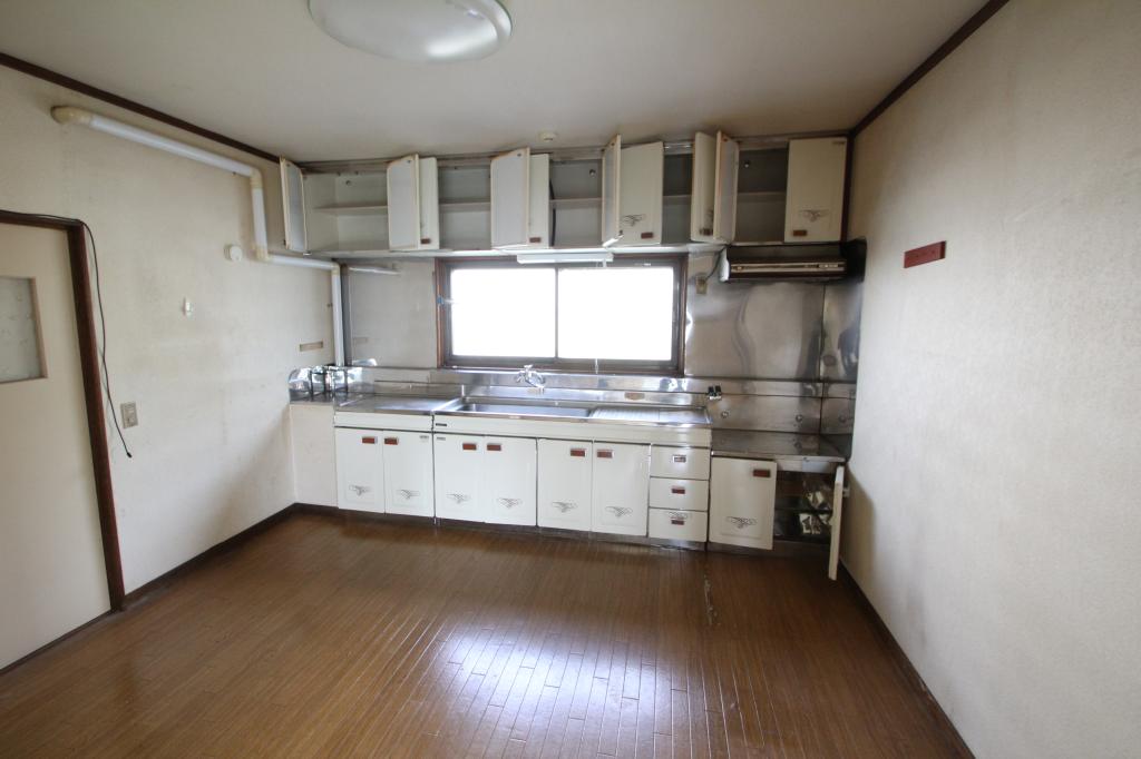 【写真追加】大通南３４丁目　中古戸建 内観