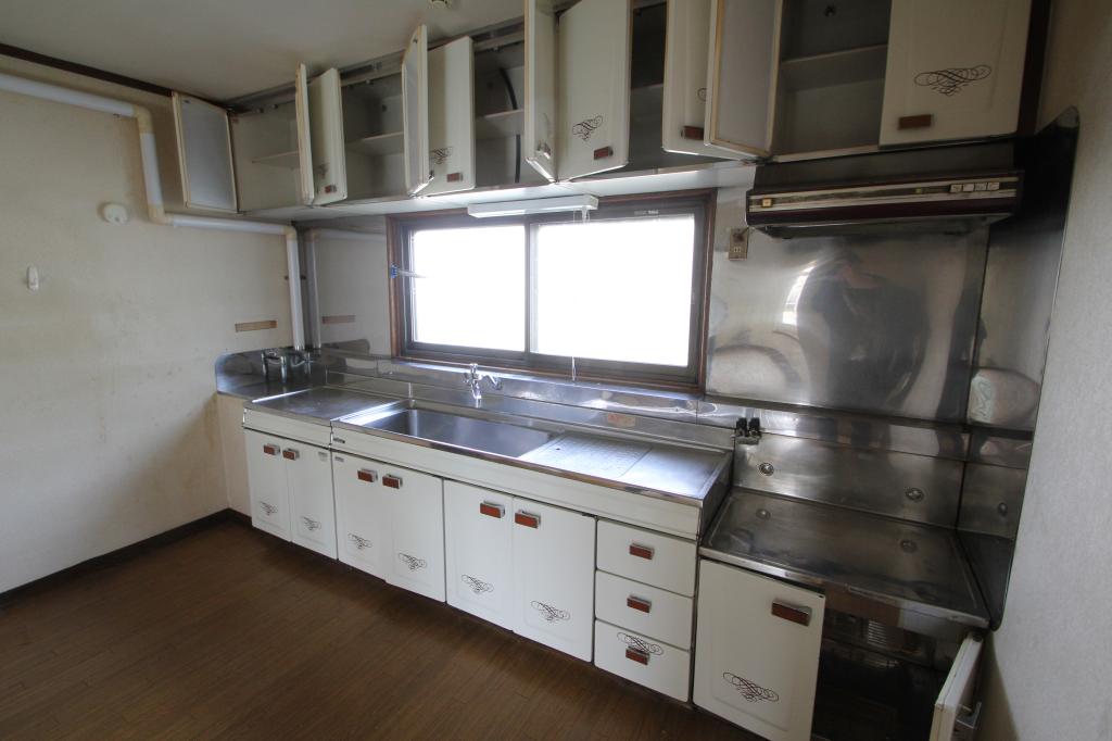 【写真追加】大通南３４丁目　中古戸建 内観