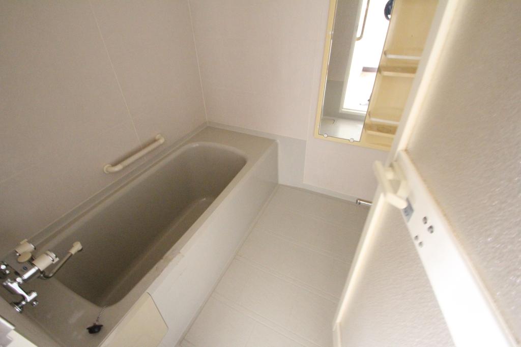 【写真追加】大通南３４丁目　中古戸建 内観