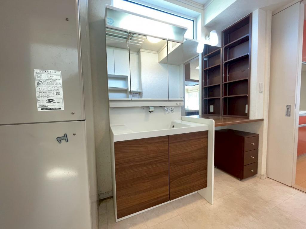 【価格改定】西２５条南３丁目　ソーラーパネル付中古住宅 内観