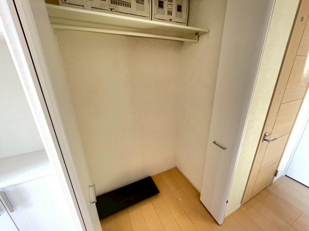 【価格改定】西２５条南３丁目　ソーラーパネル付中古住宅 内観