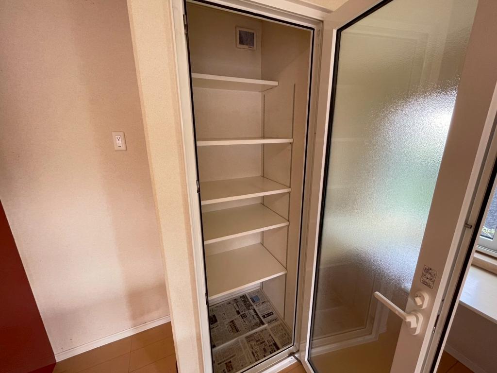 【価格改定】西２５条南３丁目　ソーラーパネル付中古住宅 内観