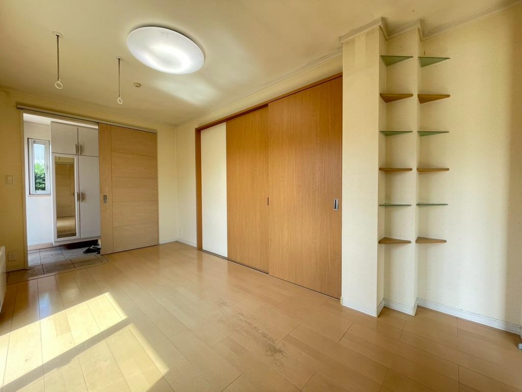 【価格改定】西２５条南３丁目　ソーラーパネル付中古住宅 内観