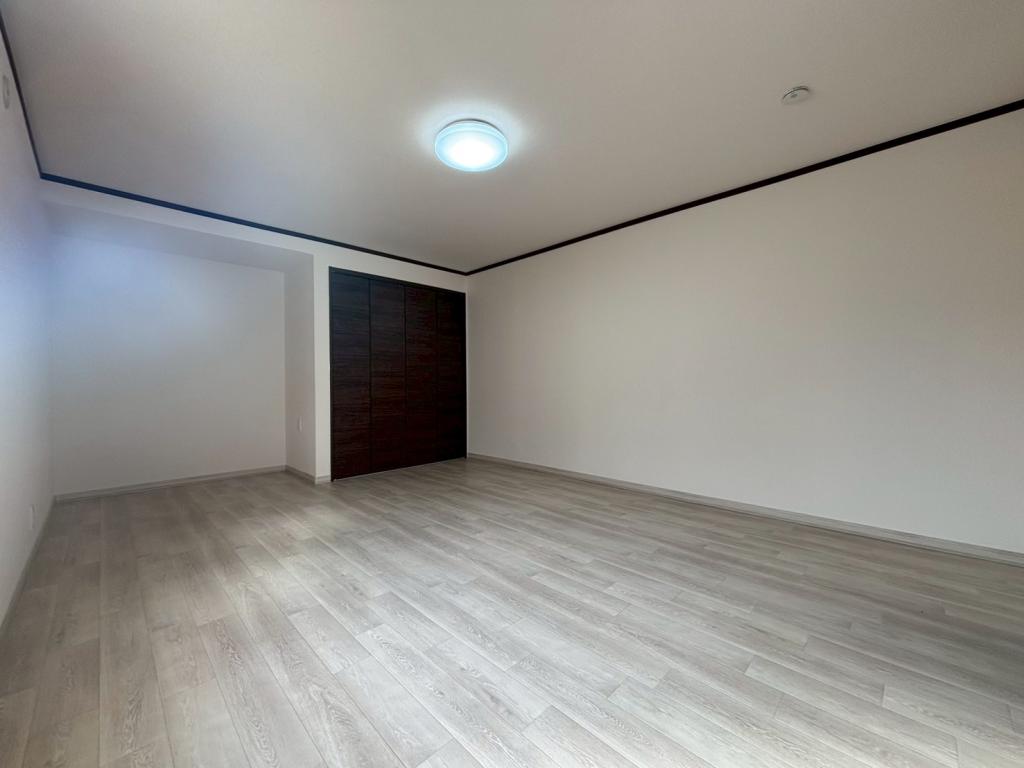 ※商談中※西１９条南４丁目　リフォーム住宅 内観