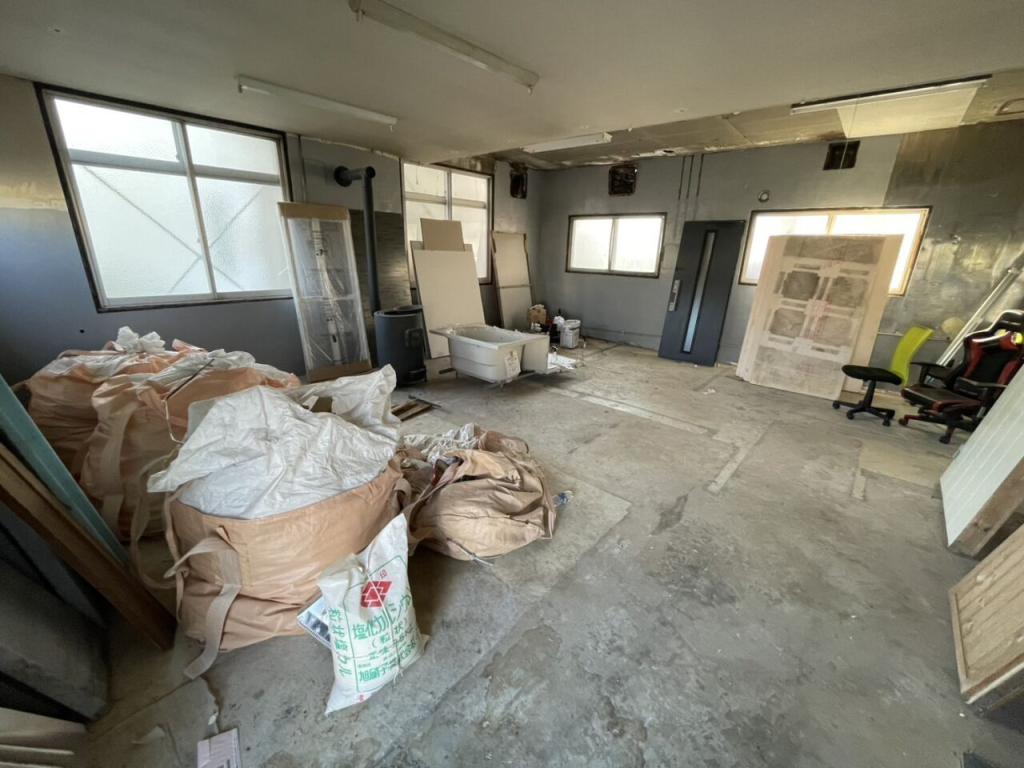 西１条南１９丁目　倉庫付住宅 内観