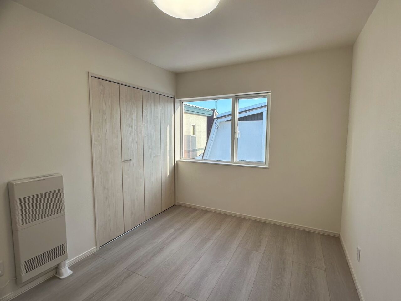 【写真追加】西２条南３７丁目　西棟　新築戸建 内観