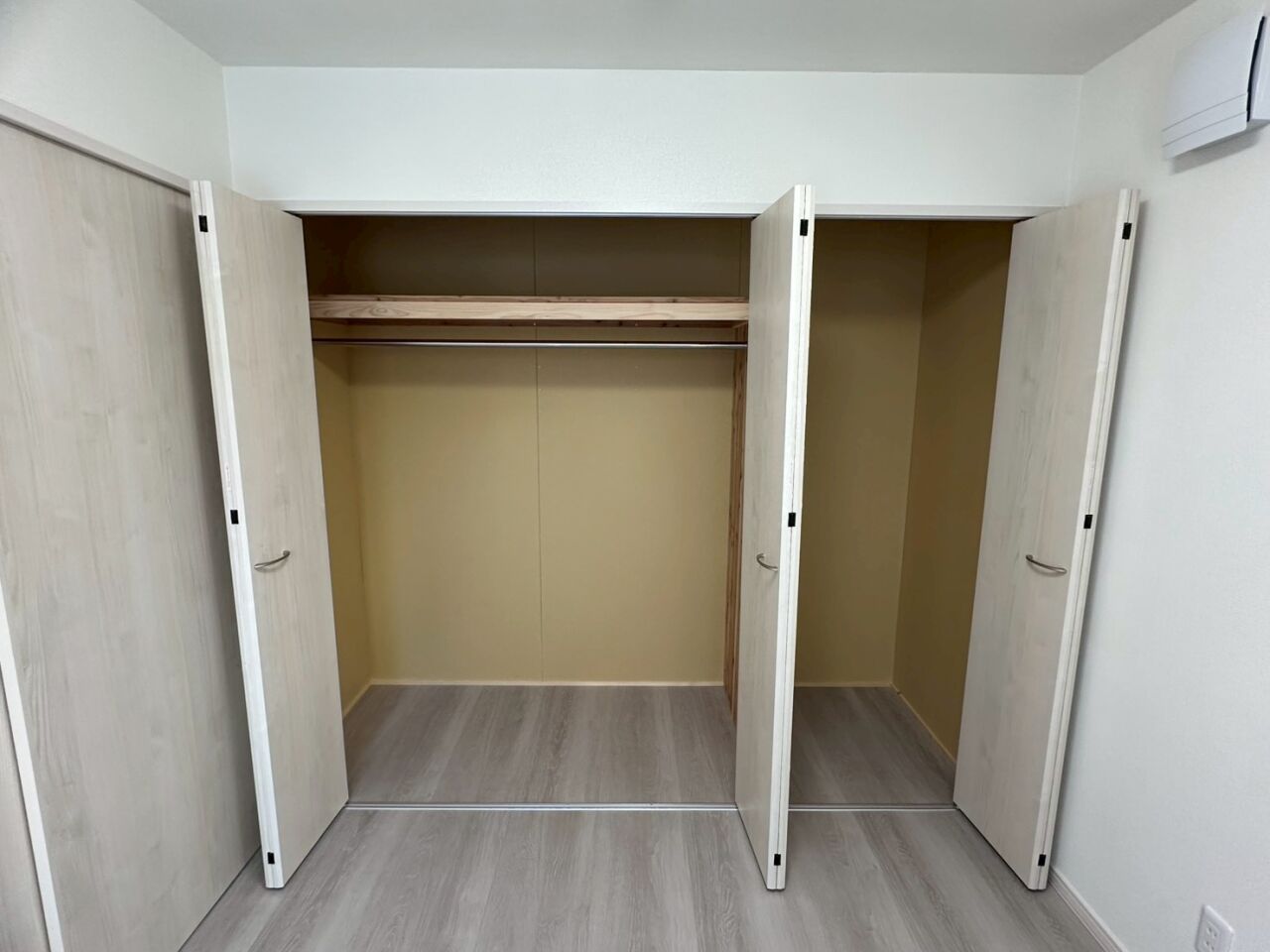 【写真追加】西２条南３７丁目　西棟　新築戸建 内観