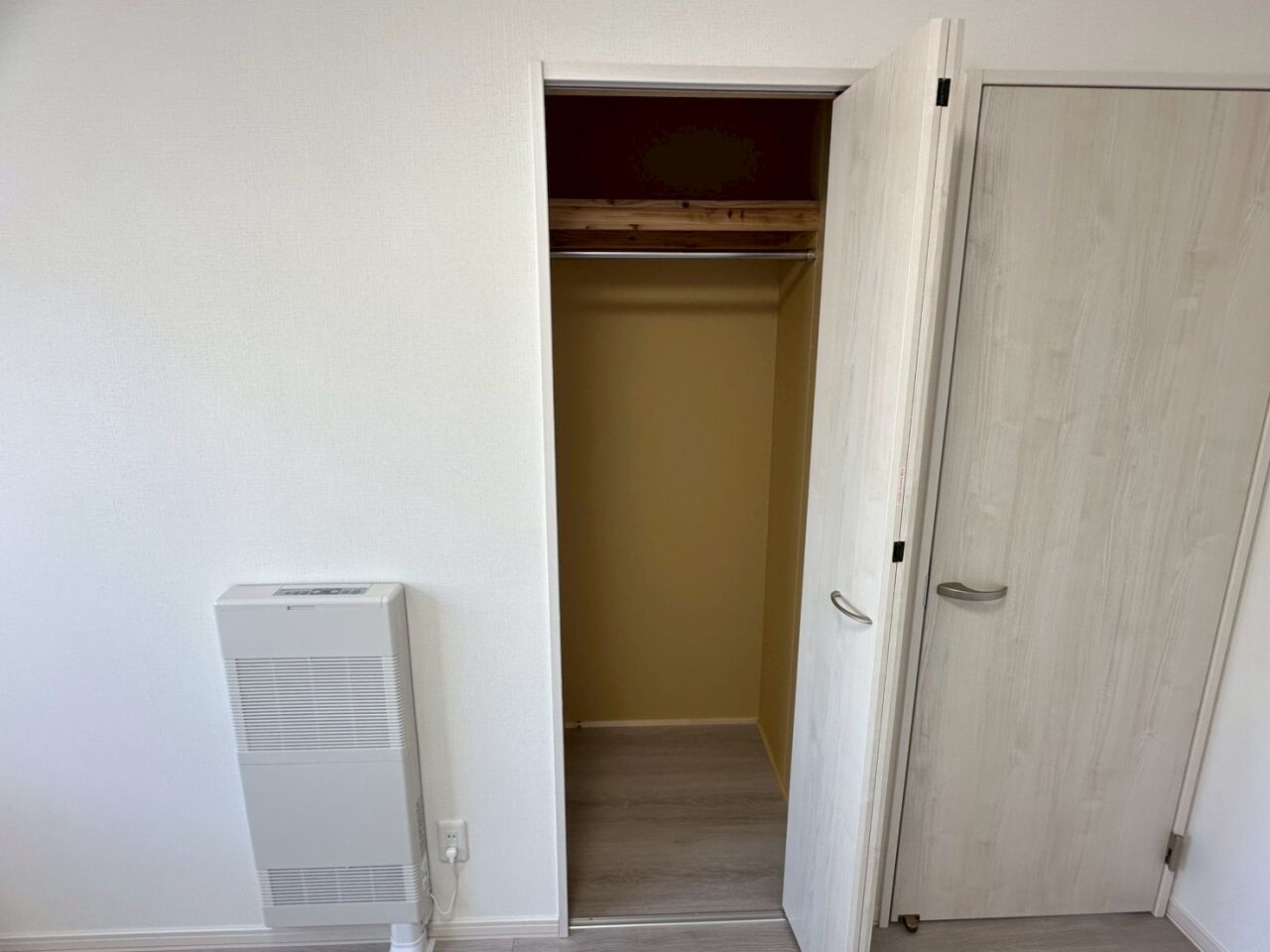 【写真追加】西２条南３７丁目　西棟　新築戸建 内観