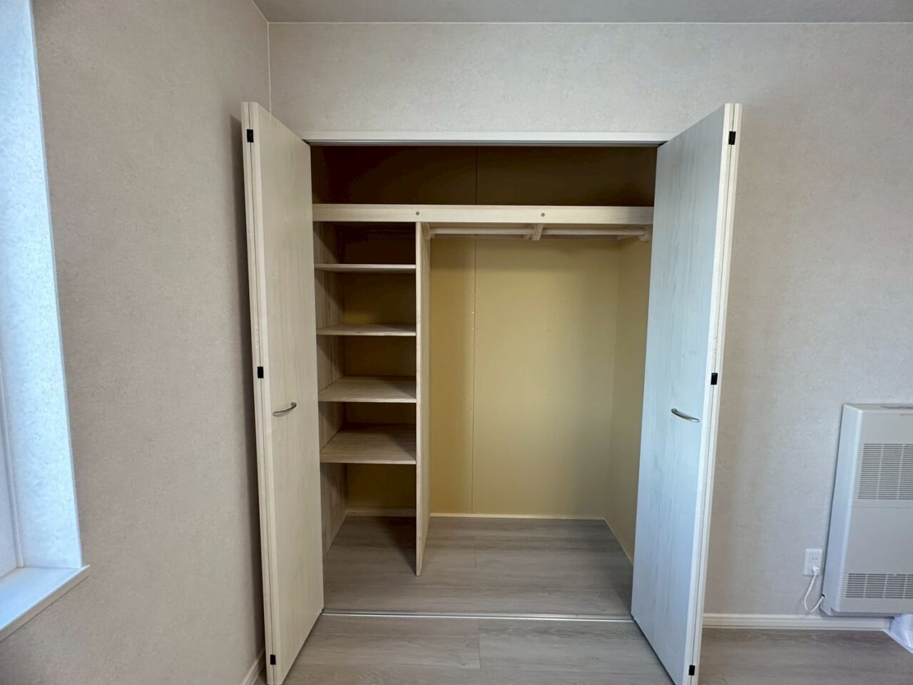 【写真追加】西２条南３７丁目　西棟　新築戸建 内観