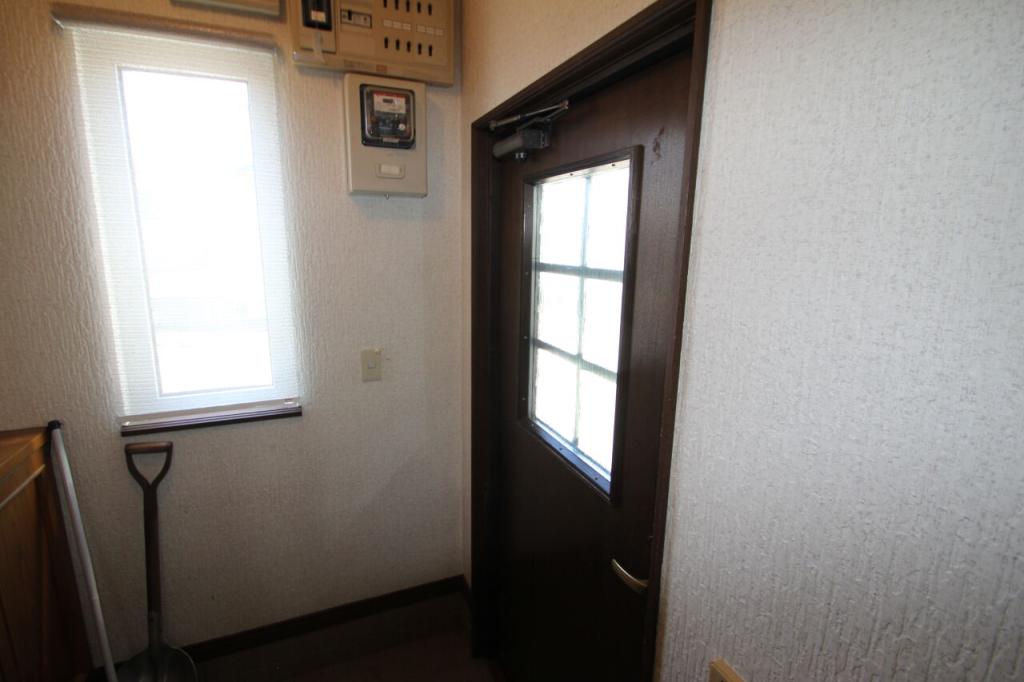【写真追加】大空町３丁目　中古二世帯住宅 内観