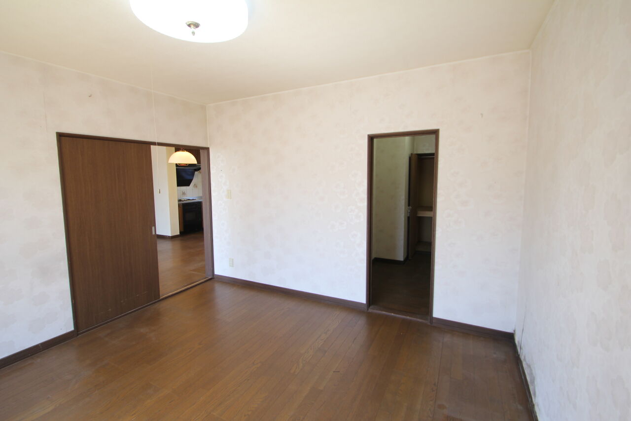 【写真追加】大空町３丁目　中古二世帯住宅 内観