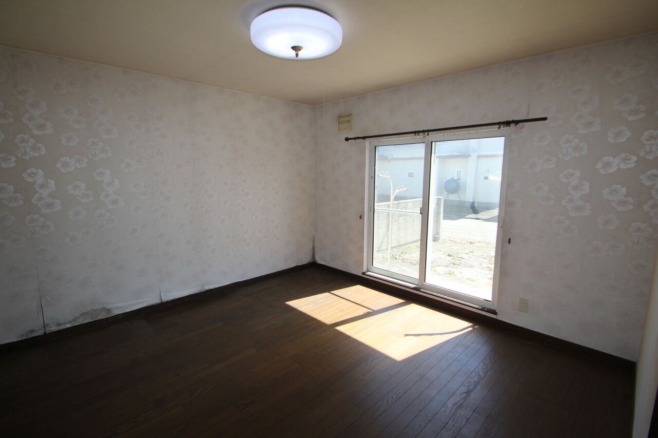 【写真追加】大空町３丁目　中古二世帯住宅 内観