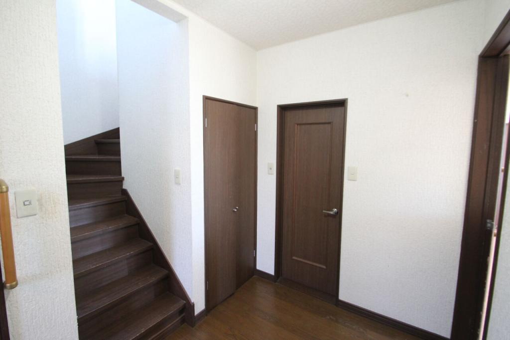 【写真追加】大空町３丁目　中古二世帯住宅 内観