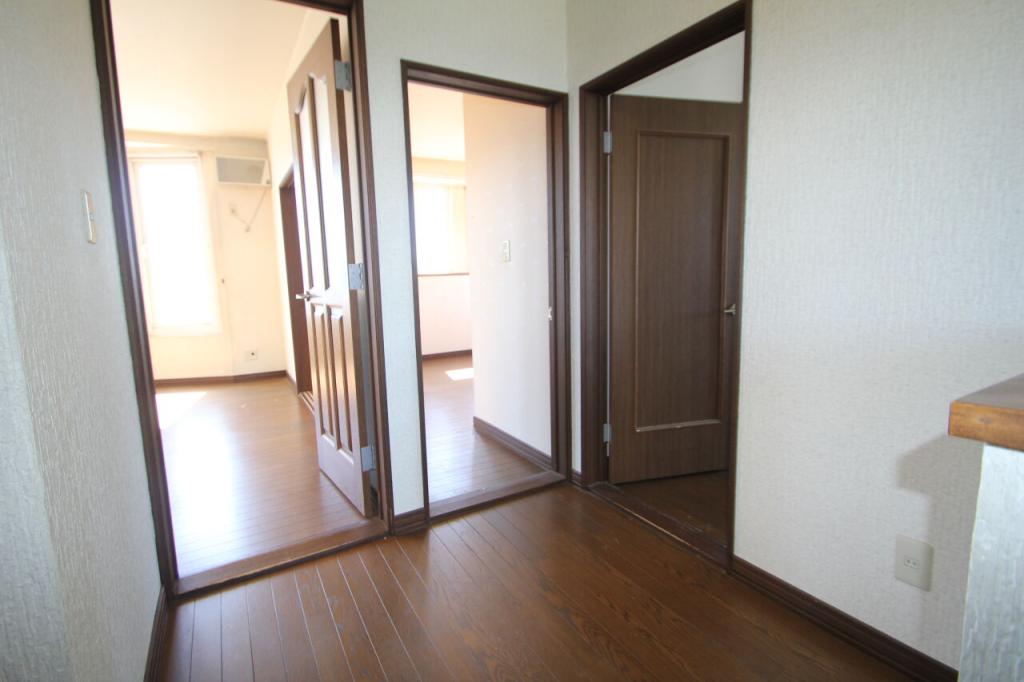 【写真追加】大空町３丁目　中古二世帯住宅 内観