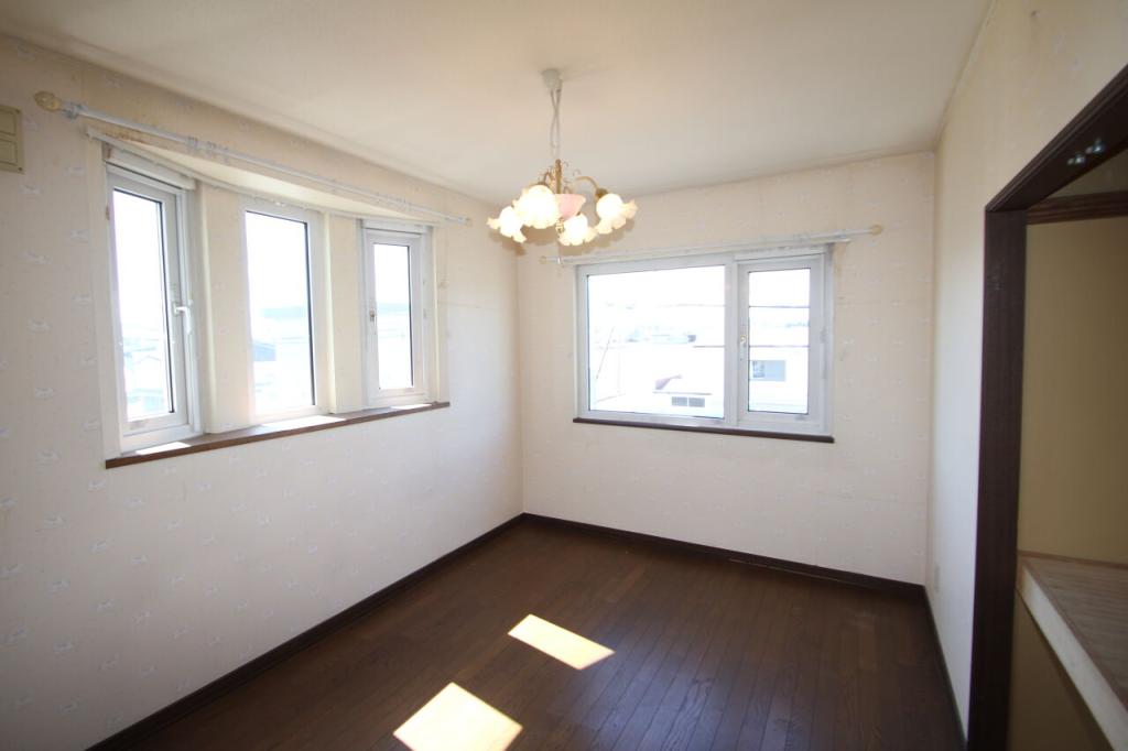 【写真追加】大空町３丁目　中古二世帯住宅 内観