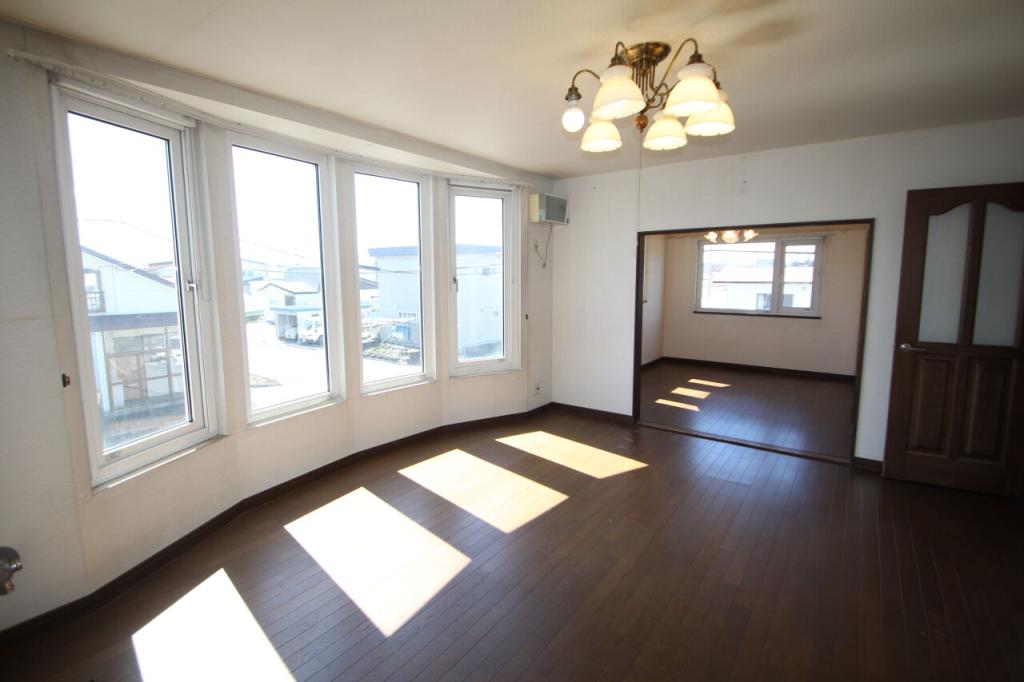 【写真追加】大空町３丁目　中古二世帯住宅 内観