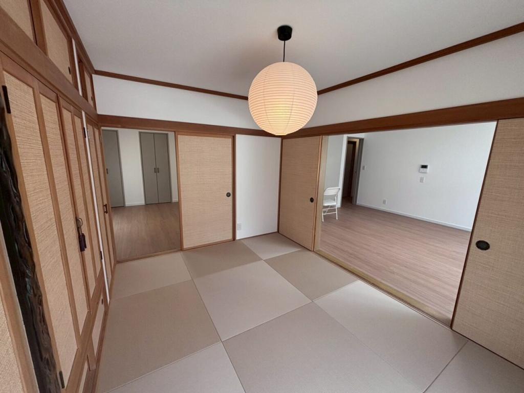 【写真追加】西１３条北５丁目　リフォーム住宅 内観