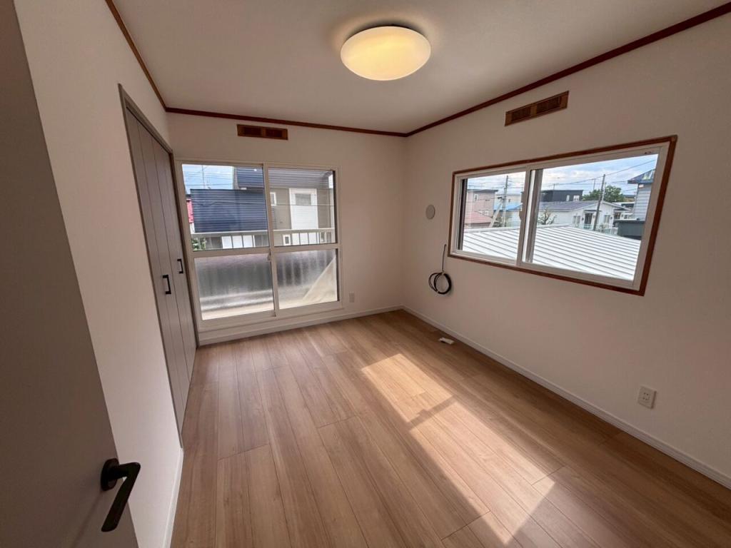 【写真追加】西１３条北５丁目　リフォーム住宅 内観