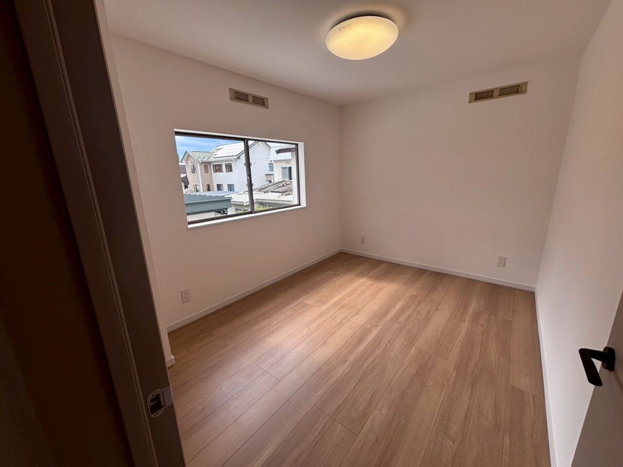 【写真追加】西１３条北５丁目　リフォーム住宅 内観