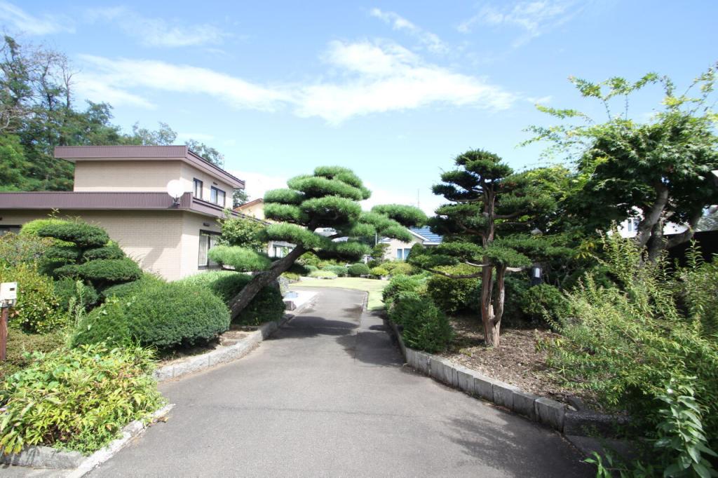 【住宅２棟付き】西２２条南１丁目　中古戸建 内観