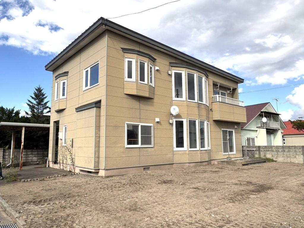 【価格改定】大空町３丁目　中古二世帯住宅